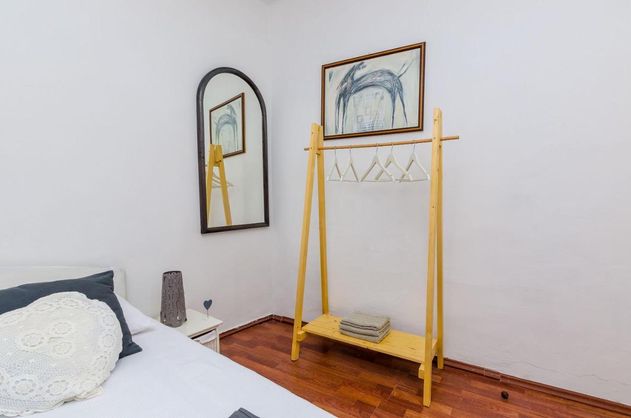 Old Town Budget Apartment Dubrovnik Exterior photo